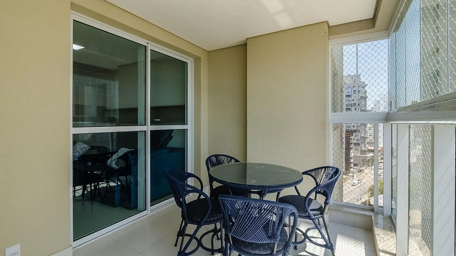 Shc - Condominio C/ Piscina A 50M Da Praia Em Piçarras Brazília