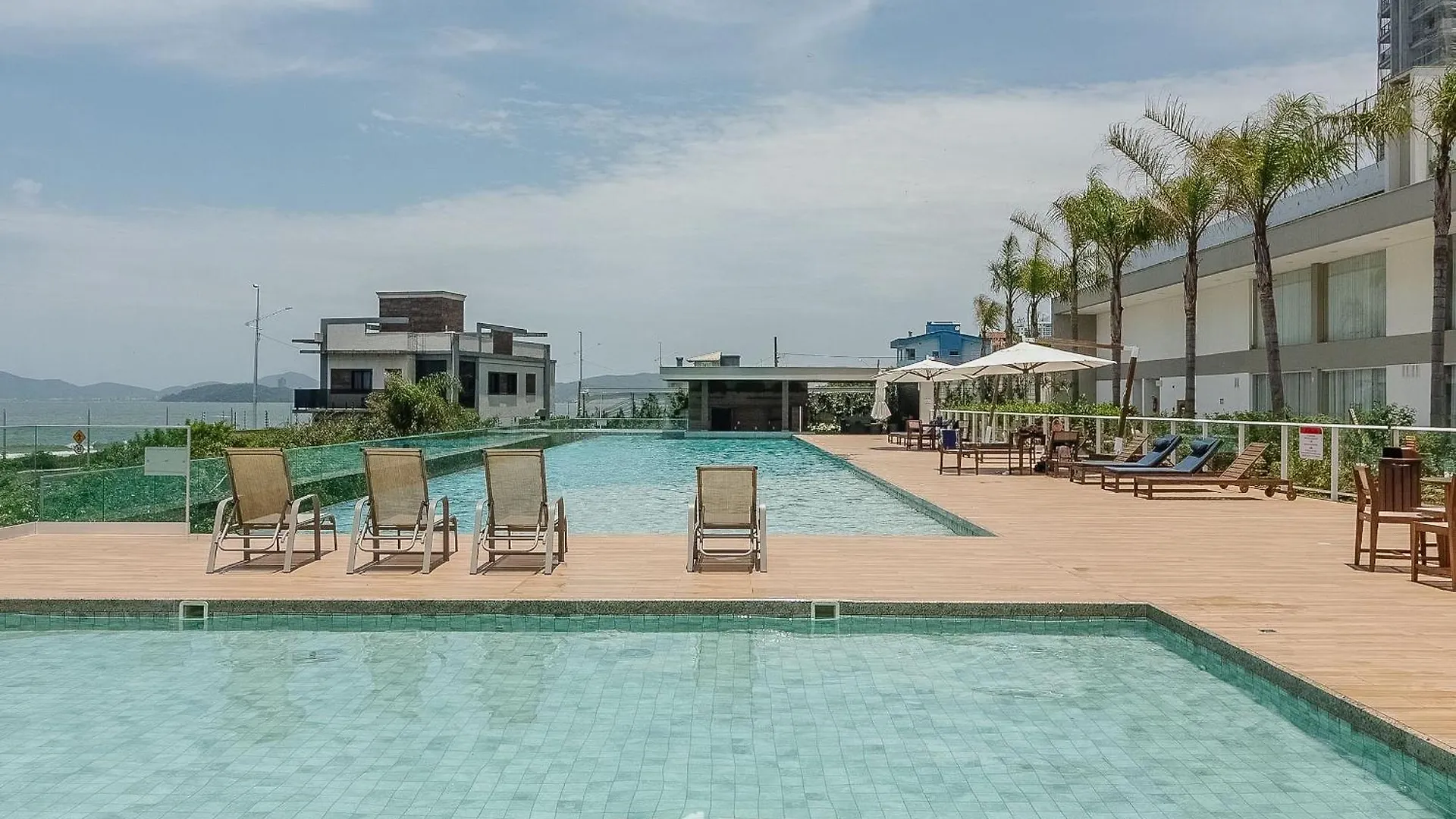 Shc - Condominio C/ Piscina A 50M Da Praia Em Piçarras 0*,
