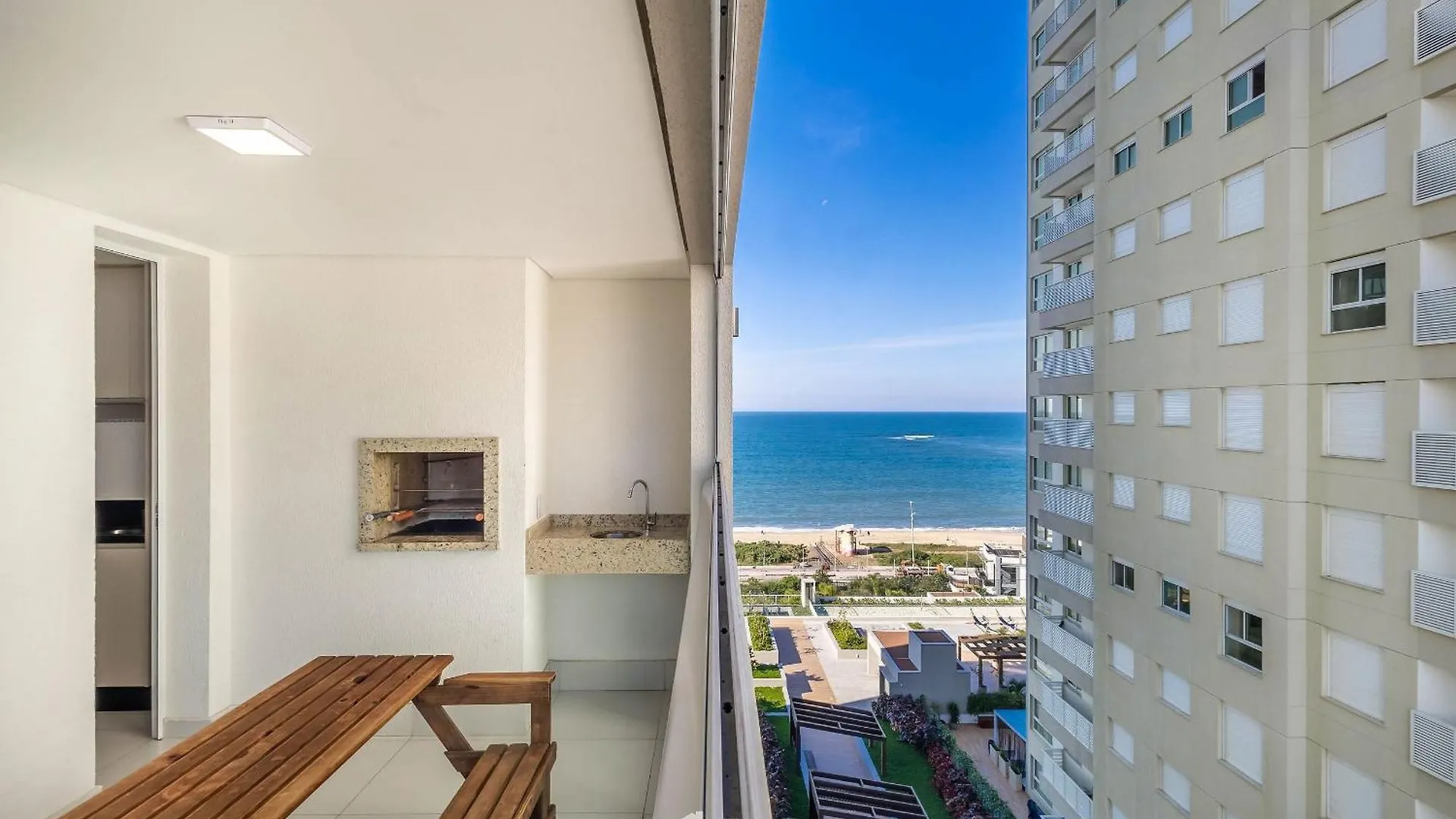 Shc - Condominio C/ Piscina A 50M Da Praia Em Piçarras 0*,
