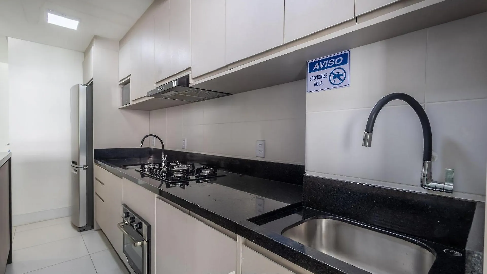 Shc - Condominio C/ Piscina A 50M Da Praia Em Piçarras 0*,